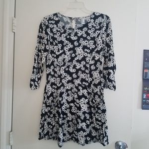 Black and White floral print shift dress
